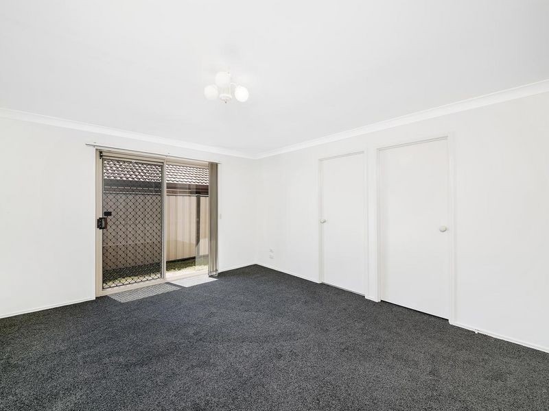 15 Barradine Crescent, Helensvale QLD 4212