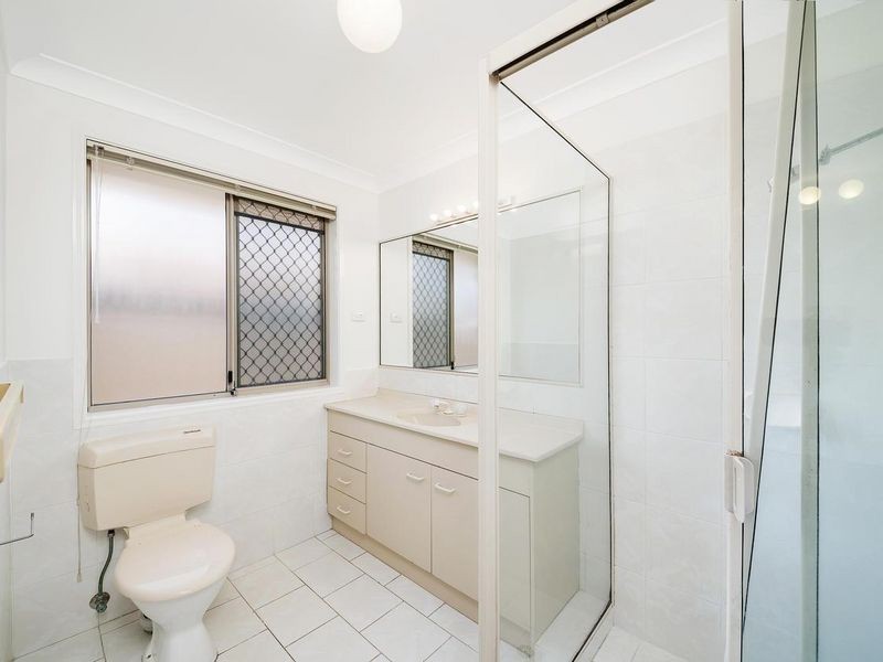 15 Barradine Crescent, Helensvale QLD 4212