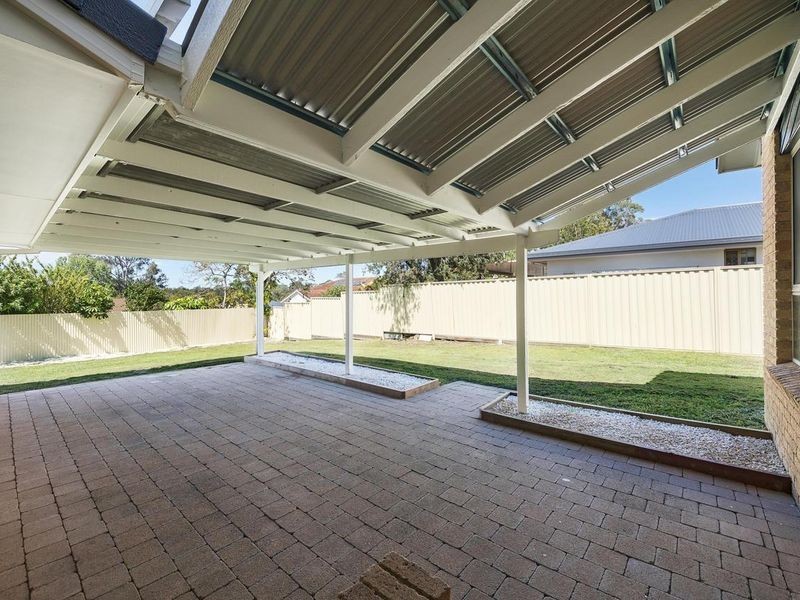 15 Barradine Crescent, Helensvale QLD 4212