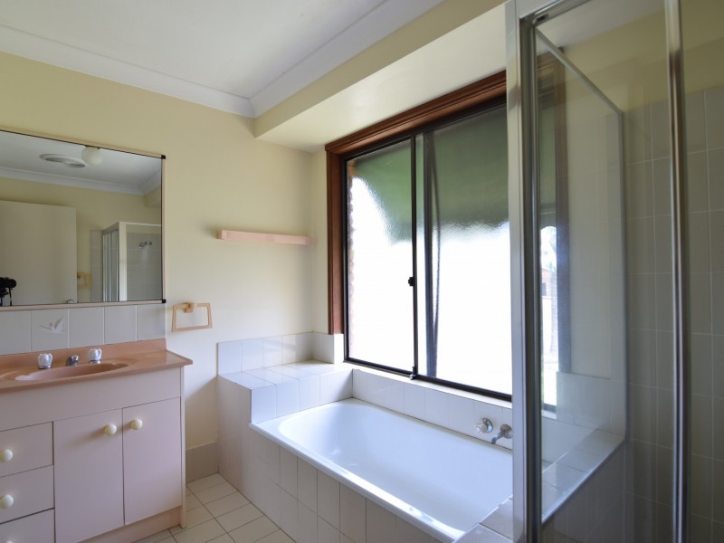 13 Ridgevale Drive, Helensvale QLD 4212