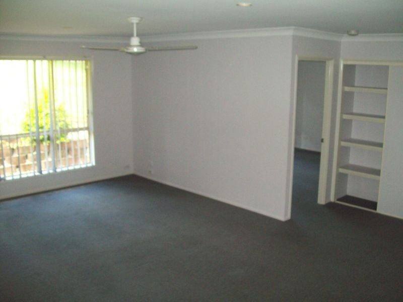 30 Papara Street, Pacific Pines QLD 4211