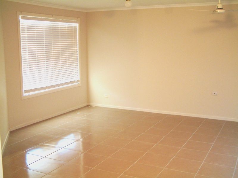 42 Studio Drive, Oxenford QLD 4210