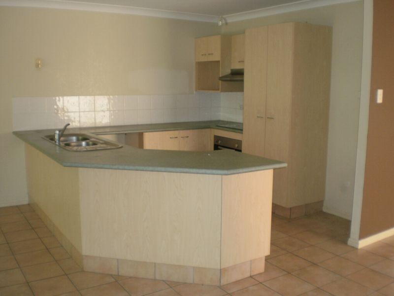 33 Trade Winds Drive, Helensvale QLD 4212