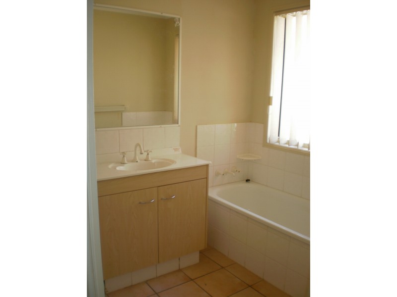 33 Trade Winds Drive, Helensvale QLD 4212