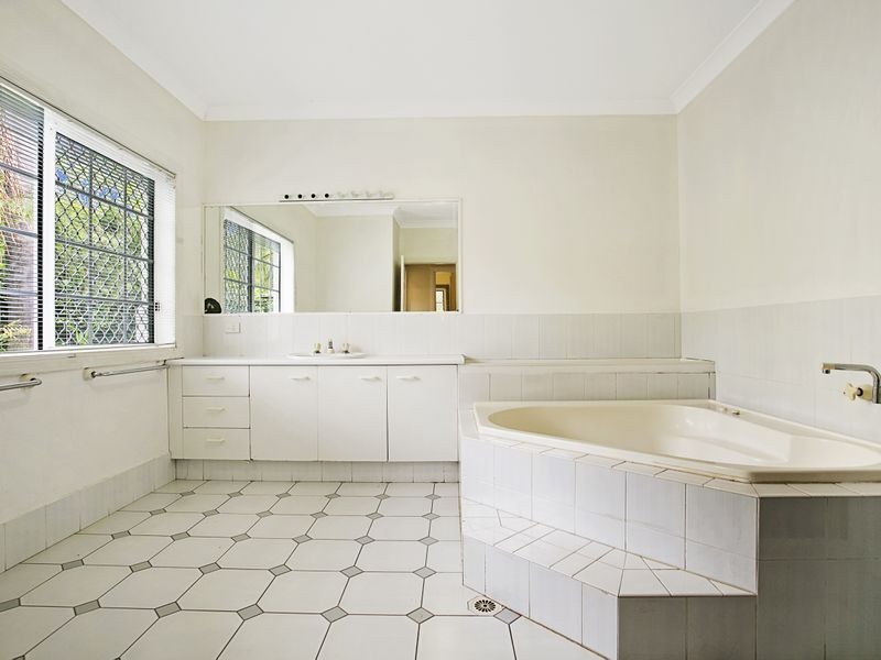 6 Nymboida Court, Helensvale QLD 4212