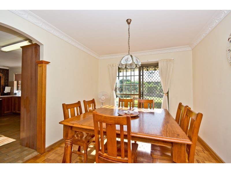 8 Wolvi Place, Helensvale QLD 4212