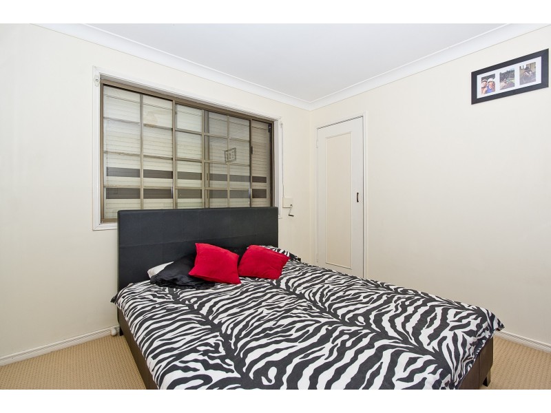 8 Wolvi Place, Helensvale QLD 4212