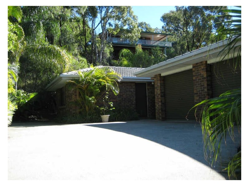 16 Western Way, Oxenford QLD 4210