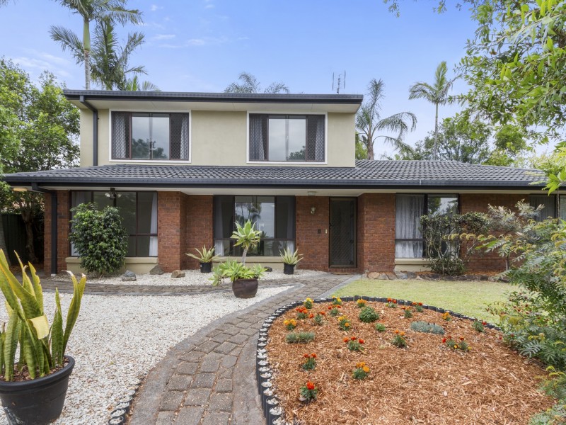 8 Barradine Crescent, Helensvale QLD 4212