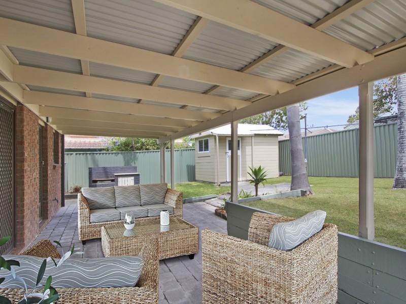8 Barradine Crescent, Helensvale QLD 4212