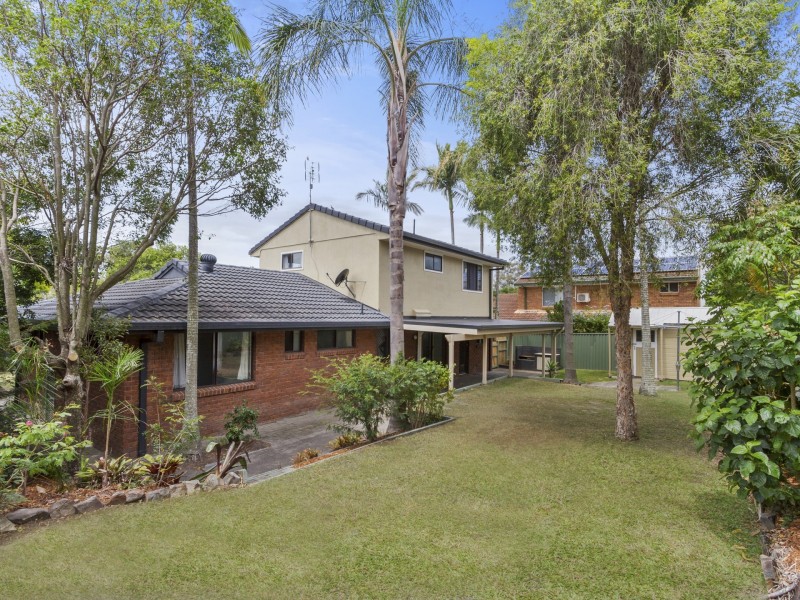 8 Barradine Crescent, Helensvale QLD 4212