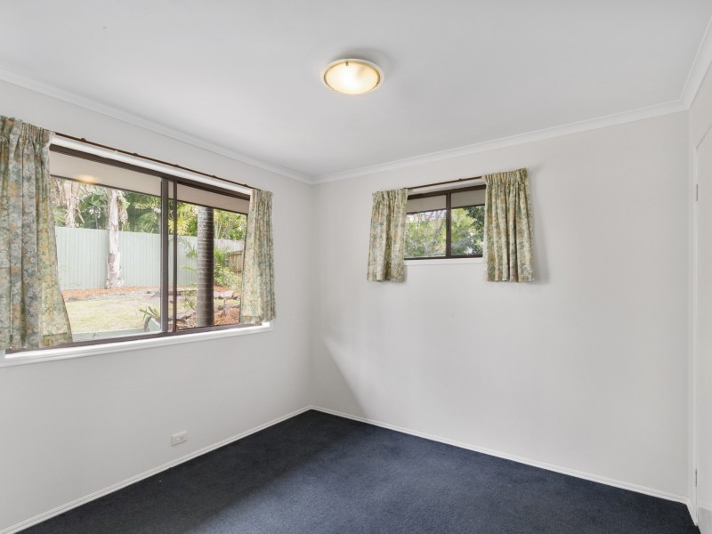 8 Barradine Crescent, Helensvale QLD 4212
