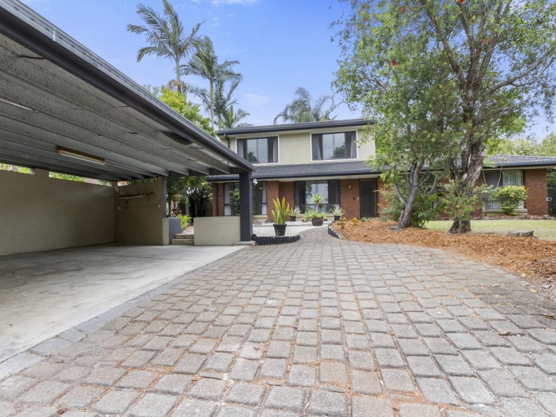 8 Barradine Crescent, Helensvale QLD 4212