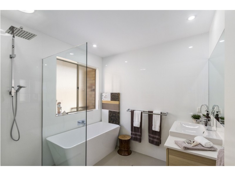 31 James Cagney Close, Parkwood QLD 4214