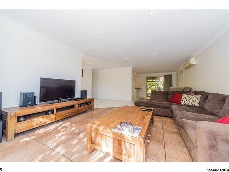 11 Mona Court, Oxenford QLD 4210