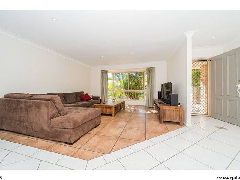 11 Mona Court, Oxenford QLD 4210