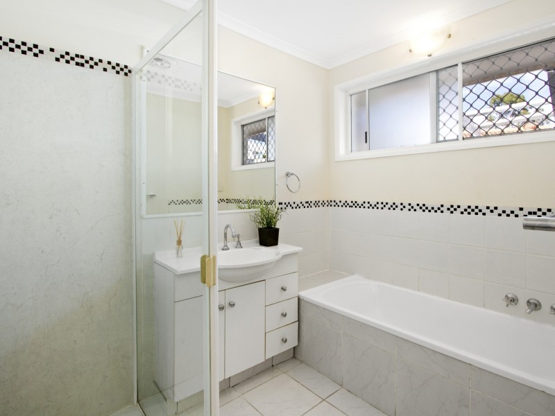 1 The Promontory, Helensvale QLD 4212