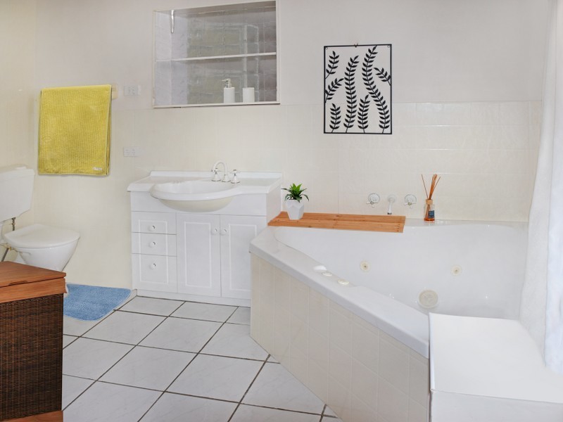 1 The Promontory, Helensvale QLD 4212