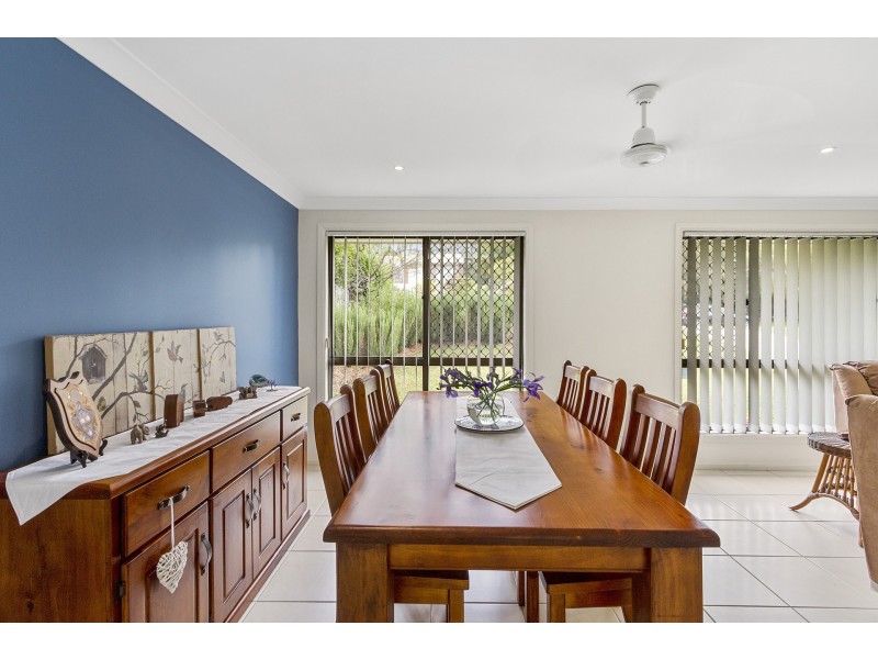 4 Bowen Court, Helensvale QLD 4212