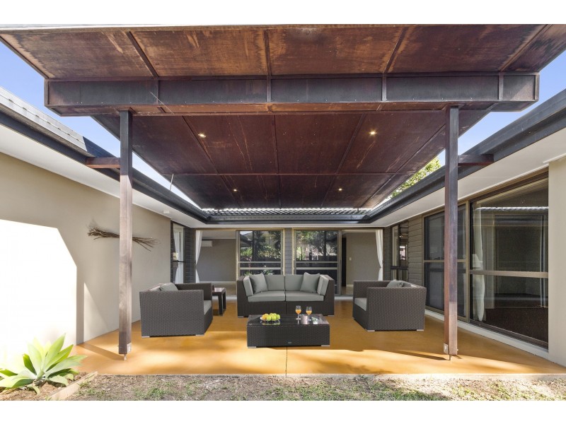 20 Ashford Road, Helensvale QLD 4212