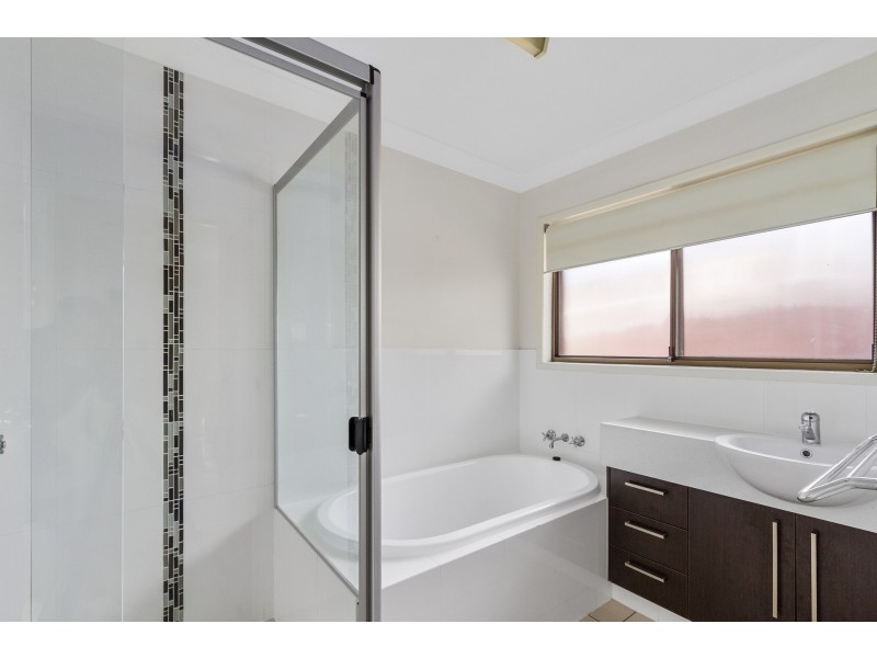 20 Ashford Road, Helensvale QLD 4212