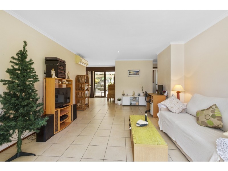 Unit 2/1 Chaplin Crescent, Oxenford QLD 4210