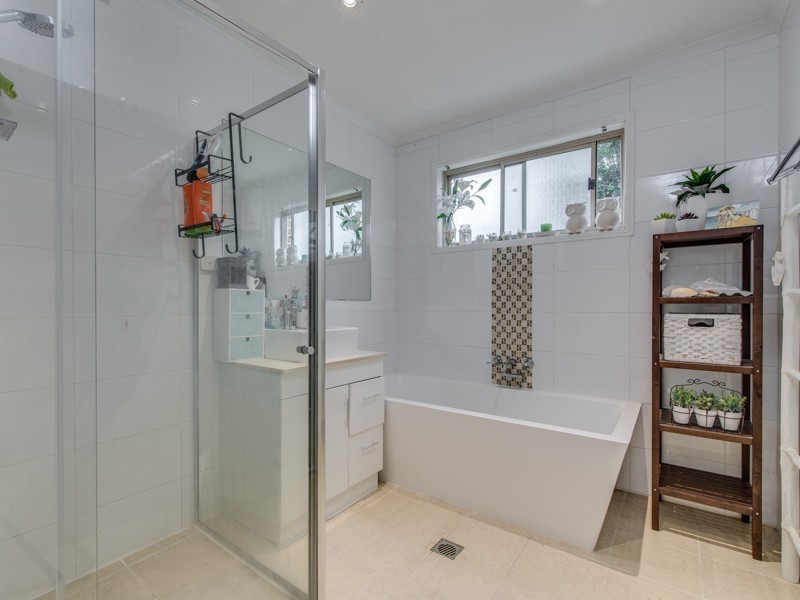 52 River Oak Drive, Helensvale QLD 4212