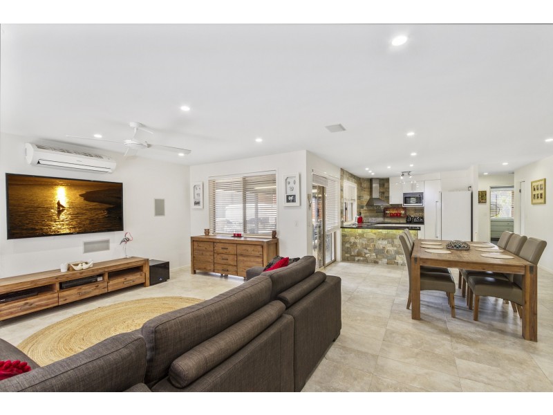 199 Mildura Drive, Helensvale QLD 4212
