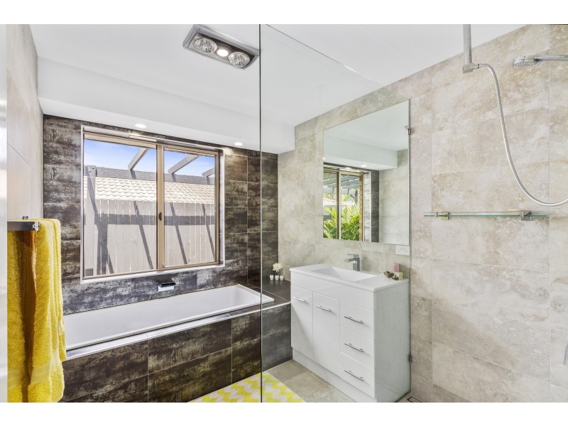 199 Mildura Drive, Helensvale QLD 4212