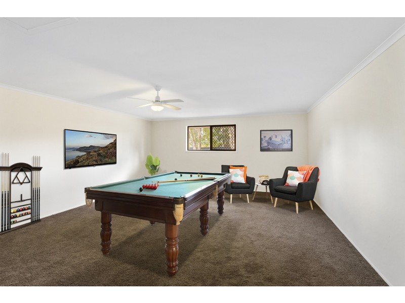 33 Warrego Way, Helensvale QLD 4212