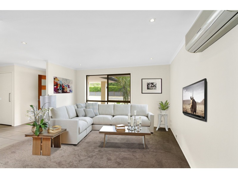 33 Warrego Way, Helensvale QLD 4212