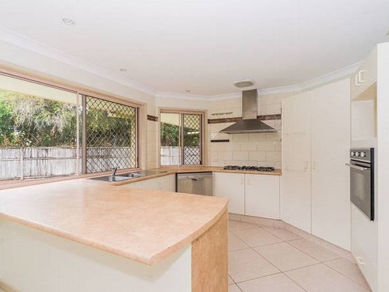 4 Lakewood Court, Helensvale QLD 4212