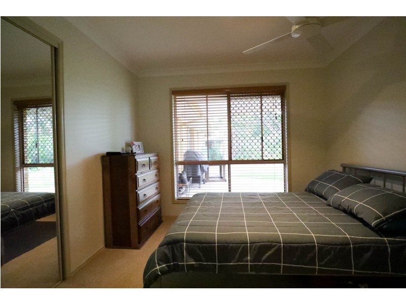 4 Lakewood Court, Helensvale QLD 4212