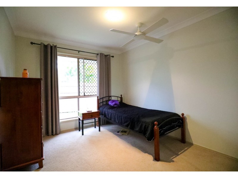 4 Lakewood Court, Helensvale QLD 4212