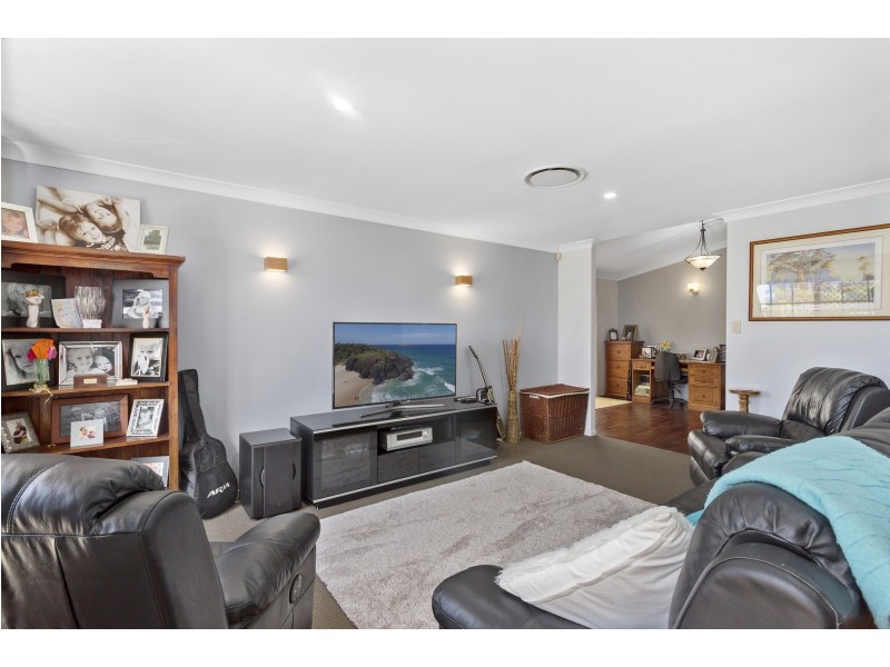 21 Dalby Court, Helensvale QLD 4212