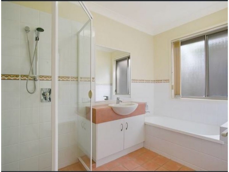 99 Lindfield Road, Helensvale QLD 4212