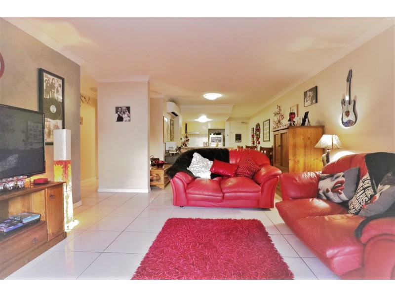 202/392 Marine Parade, Labrador QLD 4215