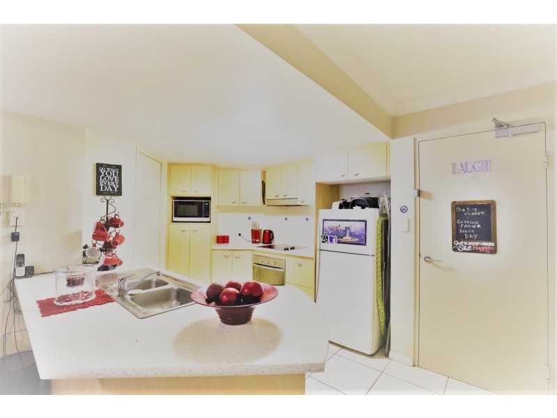 202/392 Marine Parade, Labrador QLD 4215