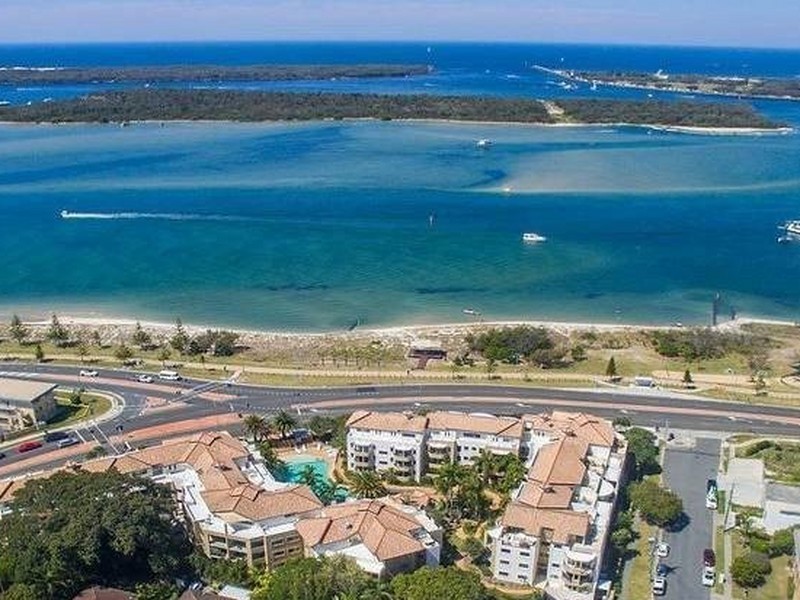 202/392 Marine Parade, Labrador QLD 4215