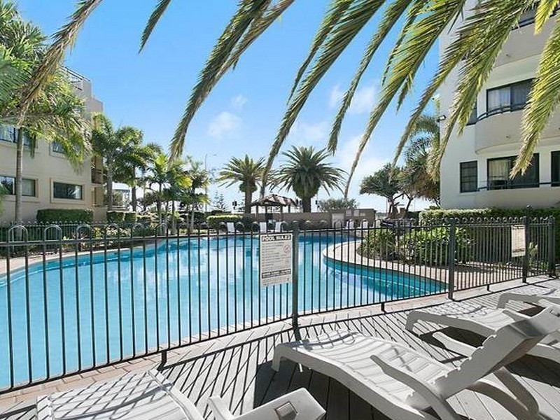 202/392 Marine Parade, Labrador QLD 4215