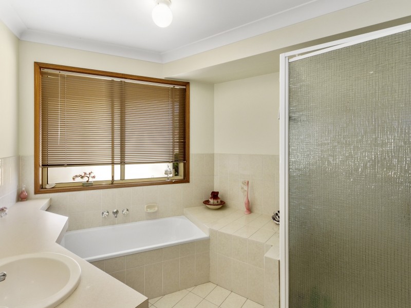 116 Mildura Drive, Helensvale QLD 4212