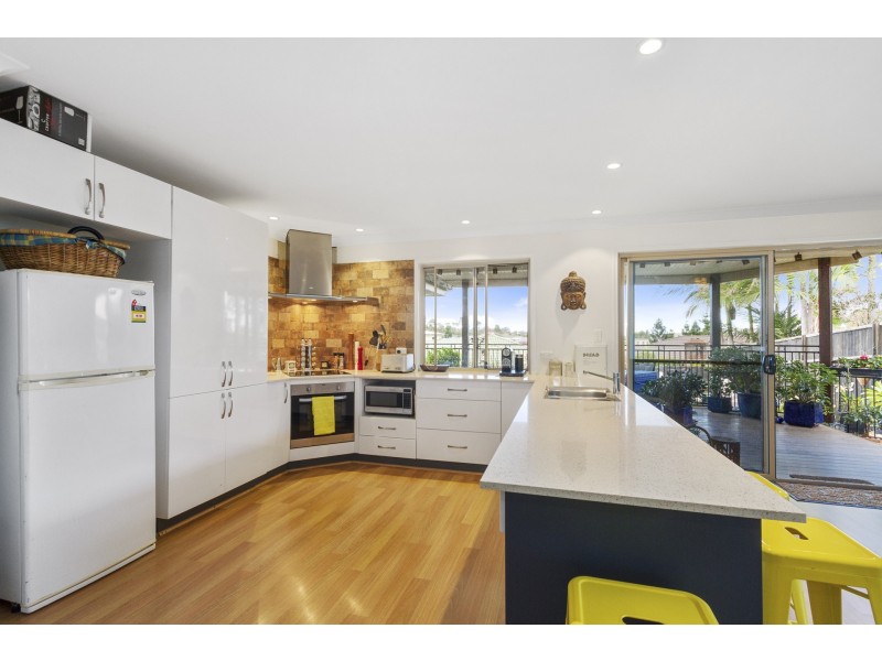 6 Amanu Crescent, Pacific Pines QLD 4211