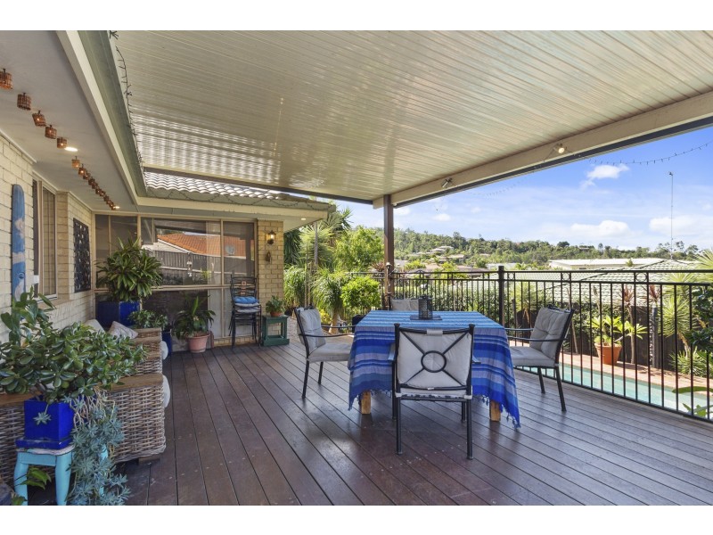 6 Amanu Crescent, Pacific Pines QLD 4211