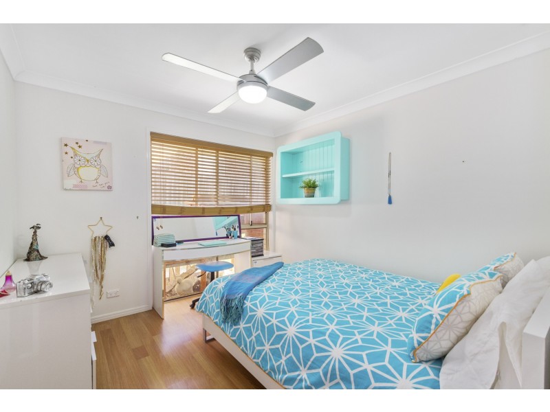 6 Amanu Crescent, Pacific Pines QLD 4211