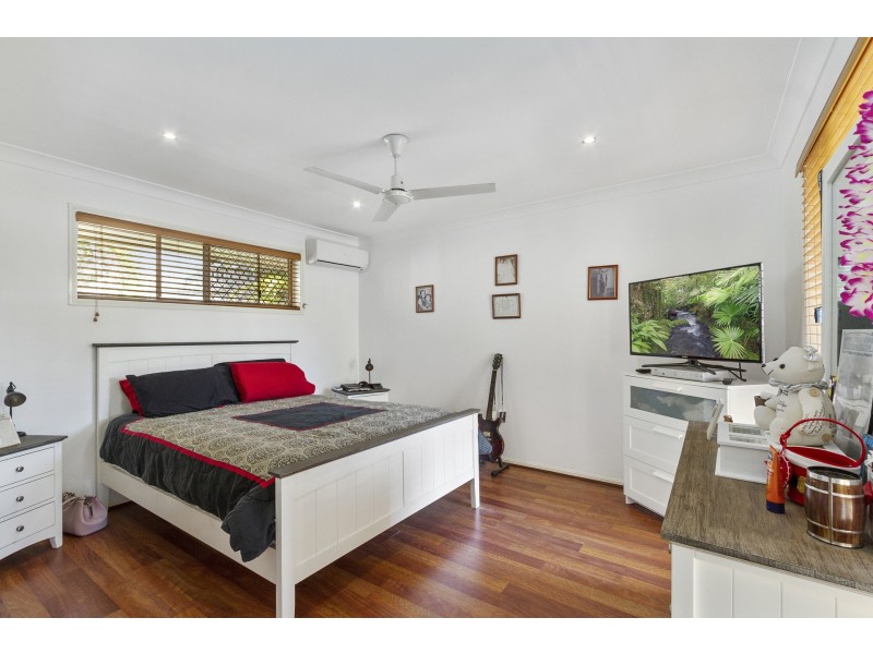 226 Mildura Drive, Helensvale QLD 4212