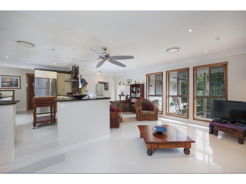 14 Camden Court, Helensvale QLD 4212