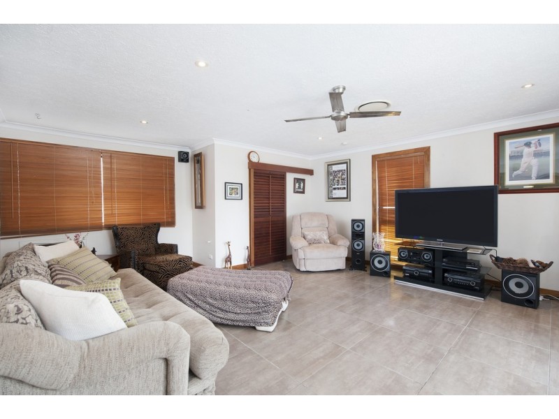 14 Camden Court, Helensvale QLD 4212