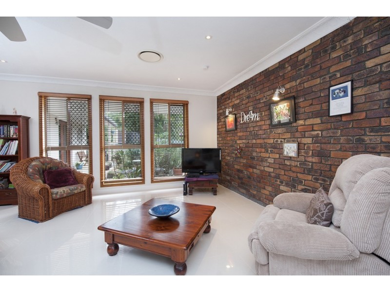 14 Camden Court, Helensvale QLD 4212