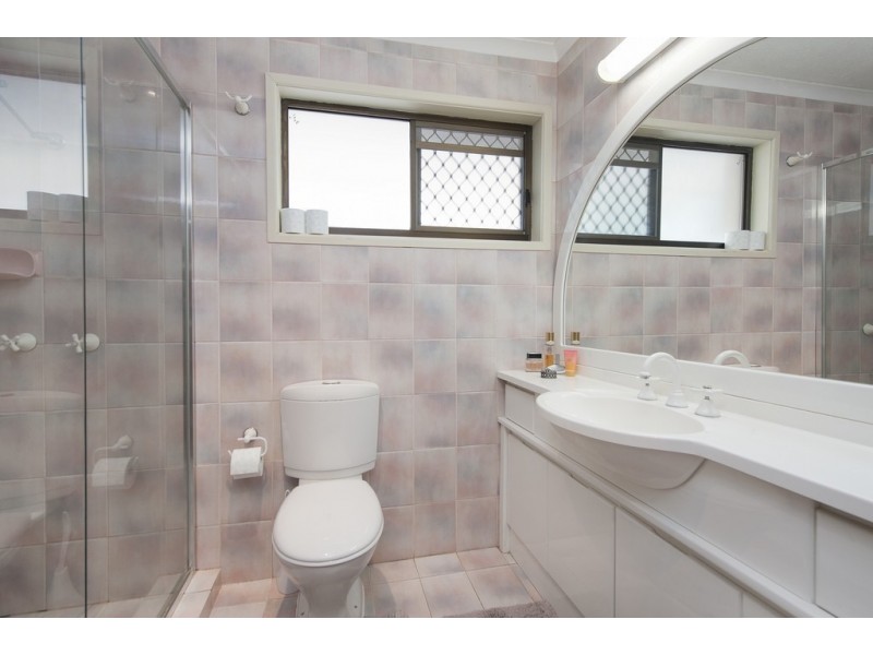 14 Camden Court, Helensvale QLD 4212