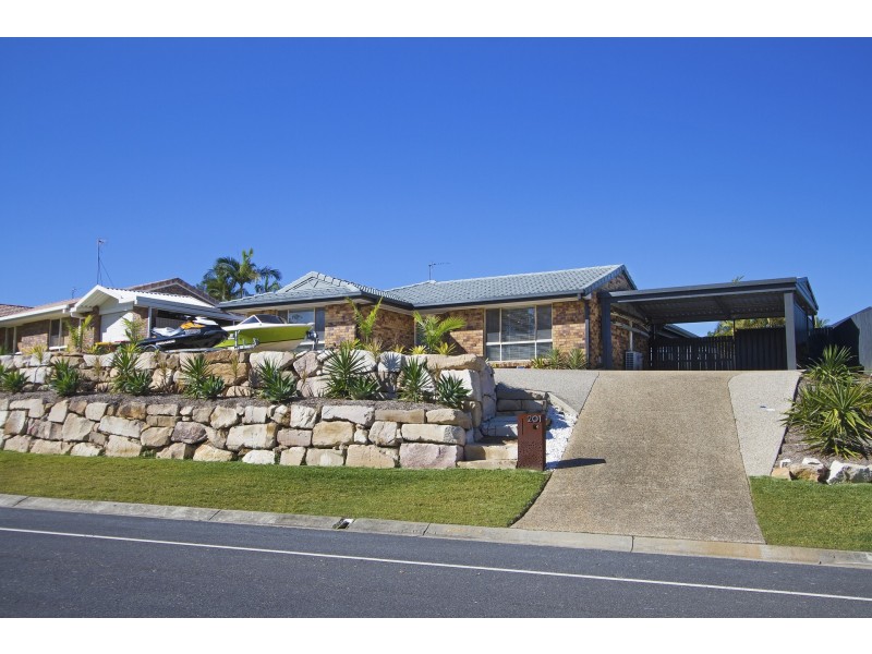 201 Mildura Drive, Helensvale QLD 4212